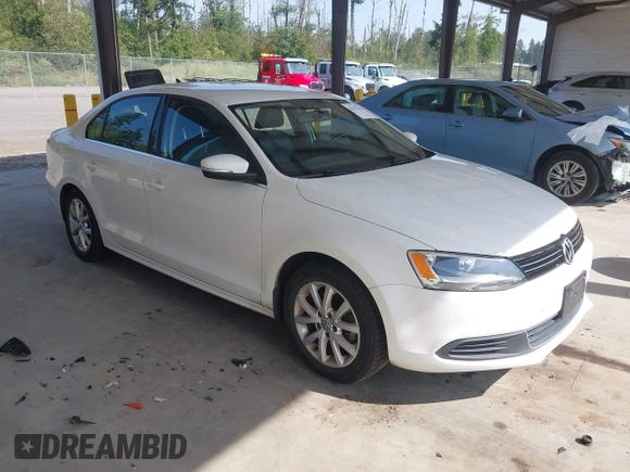 2013 Volkswagen Jetta SE with VIN 3VWDP7AJ3DM450335, listed as a IAAI auction lot 42575198 with 100,184 mi miles and . Bid and sale history available at DreamBid. Image 1.