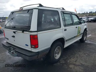 1994 Ford Explorer Eddie Bauer z VIN 1FMDU34X0RUB38962, wystawiony jako IAAI lot #41955041 z przebiegiem 1 088 mil mil oraz . Historia ofert i sprzedaży dostępna na DreamBid. Obrazek 4.