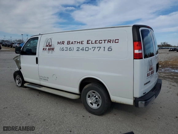 2022 Chevrolet Express Cargo Van with VIN 1GCWGAF76N1269055, listed as a Copart auction lot 49327425 with 32,944 mi miles and Salvage Title. Bid and sale history available at carsss.com. Image 2.