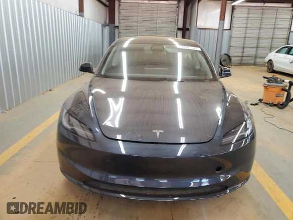 2025 Tesla Model 3 Long Range z VIN 5YJ3E1EA2SF930959, wystawiony jako Copart lot #54921345 z przebiegiem 168 mil mil oraz Szkoda całkowita • Salvage title. Historia ofert i sprzedaży dostępna na DreamBid. Obrazek 5.