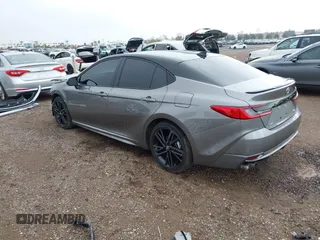2025 Toyota Camry LE z VIN 4T1DAACK5SU554563, wystawiony jako IAAI lot #41788016 z przebiegiem 4 023 mil mil oraz . Historia ofert i sprzedaży dostępna na DreamBid. Obrazek 3.