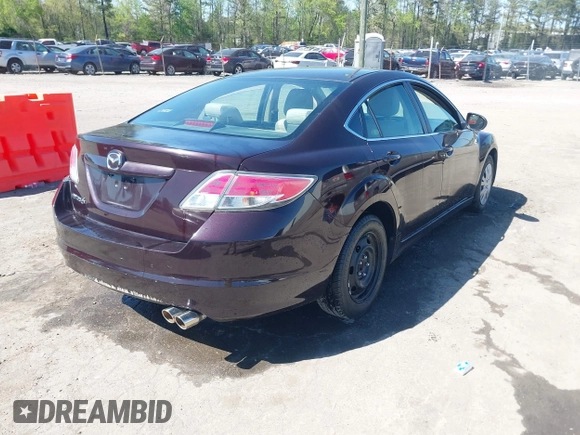 2011 Mazda Mazda6 i Sport with VIN 1YVHZ8BH0B5M04586, listed as a IAAI auction lot 42049308 with 136,802 mi miles. Bid and sale history available at carsss.com. Image 4.