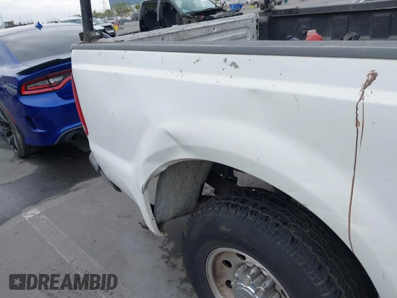 1999 Ford F-250 XL с VIN 1FTNX20L2XEC79228, выставлен на аукционе IAAI как лот 40369897 с пробегом 256 289 миль миль и . История ставок и продаж доступна на DreamBid. Изображение 6.
