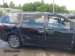 2020 Toyota Sienna XLE z VIN 5TDDZ3DC4LS232650, wystawiony jako IAAI lot #42332566 z przebiegiem 141 971 mil mil oraz . Historia ofert i sprzedaży dostępna na DreamBid. Obrazek 13.
