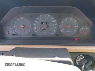 1995 Volvo 900 с VIN YV1JS8313S1197383, выставлен на аукционе IAAI как лот 41877807 с пробегом 140 298 миль миль и . История ставок и продаж доступна на DreamBid. Изображение 7.