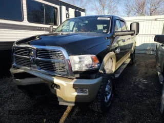 2012 Ram 3500 Laramie Limited z VIN 3C63D3NL0CG213091, wystawiony jako Copart lot #46996525 z przebiegiem 116 776 mil mil oraz Szkody całkowita. Historia ofert i sprzedaży dostępna na DreamBid. Obrazek 2.