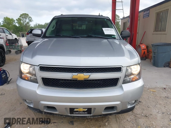 2012 Chevrolet Tahoe LT z VIN 1GNSCBE03CR144606, wystawiony jako IAAI lot #42005433 z przebiegiem 193 386 mil mil oraz . Historia ofert i sprzedaży dostępna na DreamBid. Obrazek 12.