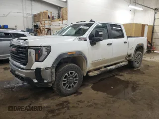 2024 GMC Sierra 3500HD Pro z VIN 1GT49SEY2RF404428, wystawiony jako Copart lot #42213915 z przebiegiem 37 243 mil mil oraz Szkoda całkowita • Salvage title. Historia ofert i sprzedaży dostępna na DreamBid. Obrazek 1.