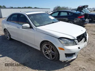 2013 Mercedes-Benz C 350 Sport с VIN WDDGF5HB1DA861449, выставлен на аукционе IAAI как лот 41704301 с пробегом 242 196 миль миль и . История ставок и продаж доступна на DreamBid. Изображение 1.