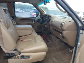 2000 Dodge 1500 with VIN 3B7HC13Z5YG160117, listed as a IAAI auction lot 42502247 with 268,184 mi miles and . Bid and sale history available at DreamBid. Image 5.
