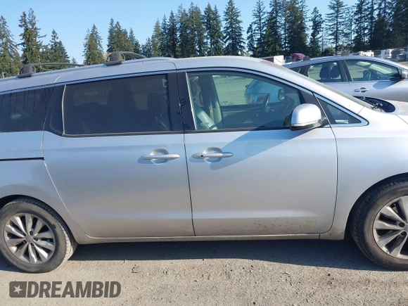 2016 Kia Sedona SX with VIN KNDMC5C19G6140582, listed as a IAAI auction lot 42086075 with 112,474 mi miles. Bid and sale history available at carsss.com. Image 13.