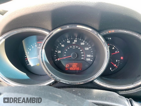 2011 Kia Sorento LX with VIN 5XYKT3A1XBG144869, listed as a Copart auction lot 52921865 with 186,896 mi miles and Salvage Title. Bid and sale history available at carsss.com. Image 9.