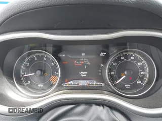 2014 Jeep Cherokee Limited with VIN 1C4PJLDB4EW256137, listed as a IAAI auction lot 42236043 with 145,517 mi miles and . Bid and sale history available at DreamBid. Image 7.