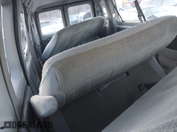 2004 Ford Econoline Passenger XL с VIN 1FBSS31LX4HB02186, выставлен на аукционе IAAI как лот 41207583 с пробегом 163 330 миль миль и . История ставок и продаж доступна на DreamBid. Изображение 8.
