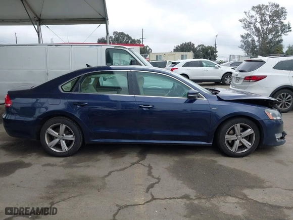 2015 Volkswagen Passat 1.8T Wolfsburg Ed with VIN 1VWAT7A32FC097106, listed as a IAAI auction lot 41913707 with 185,698 mi miles. Bid and sale history available at carsss.com. Image 13.