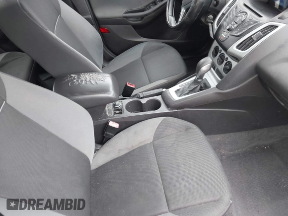 2012 Ford Focus SE with VIN 1FAHP3K28CL140997, listed as a IAAI auction lot 41955009 with 133,587 mi miles and . Bid and sale history available at carsss.com. Image 5.