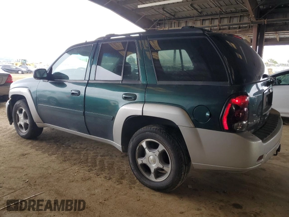 2006 Chevrolet TrailBlazer LS with VIN 1GNDT13S462102479, listed as a Copart auction lot 45715295 with 174,498 mi miles and Clean Title. Bid and sale history available at DreamBid. Image 2.