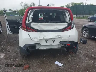 2022 Kia Soul LX z VIN KNDJ23AU5N7812393, wystawiony jako IAAI lot #42275386 z przebiegiem 95 387 mil mil oraz . Historia ofert i sprzedaży dostępna na DreamBid. Obrazek 6.
