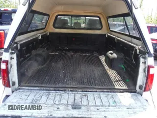2014 Ford F-250 XL z VIN 1FT7W2BT7EEA16397, wystawiony jako IAAI lot #42298403 z przebiegiem 290 259 mil mil oraz . Historia ofert i sprzedaży dostępna na DreamBid. Obrazek 1.