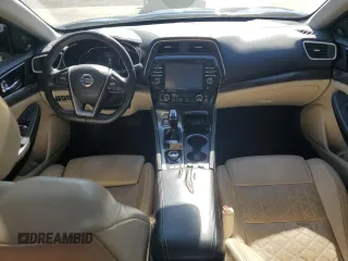 2018 Nissan Maxima Platinum z VIN 1N4AA6AP8JC370831, wystawiony jako Copart lot #52370255 z przebiegiem 123 126 mil mil oraz Szkoda całkowita • Salvage title. Historia ofert i sprzedaży dostępna na DreamBid. Obrazek 8.