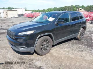 2018 Jeep Cherokee Latitude Tech Connect z VIN 1C4PJLCB1JD596112, wystawiony jako IAAI lot #42707705 z przebiegiem 184 586 mil mil oraz . Historia ofert i sprzedaży dostępna na DreamBid. Obrazek 2.