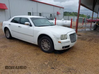 2010 Chrysler 300 Touring with VIN 2C3CA5CV5AH327607, listed as a IAAI auction lot 41960961 with 172,997 mi miles. Bid and sale history available at carsss.com. Image 1.
