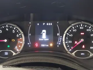 2019 Jeep Renegade Sport with VIN ZACNJBAB9KPJ95900, listed as a IAAI auction lot 41018209 with 70,511 mi miles. Bid and sale history available at carsss.com. Image 7.