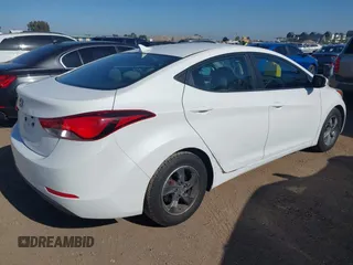 2015 Hyundai Elantra SE z VIN 5NPDH4AE8FH651884, wystawiony jako IAAI lot #42328121 z przebiegiem 128 520 mil mil oraz . Historia ofert i sprzedaży dostępna na DreamBid. Obrazek 4.