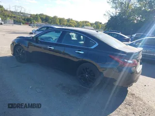 2018 Nissan Altima SR with VIN 1N4AL3AP8JC191729, listed as a IAAI auction lot 40555510 with 106,608 mi miles and . Bid and sale history available at carsss.com. Image 3.