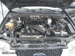 2007 Ford Escape XLT with VIN 1FMYU03107KC08224, listed as a IAAI auction lot 41796105 with 194,640 mi miles. Bid and sale history available at carsss.com. Image 10.