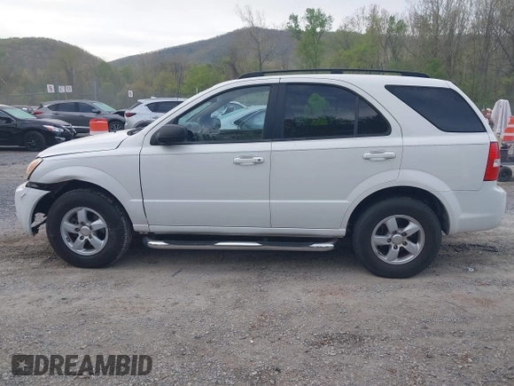 2008 Kia Sorento LX z VIN KNDJC735085785971, wystawiony jako IAAI lot #42092094 z przebiegiem 97 823 mil mil oraz . Historia ofert i sprzedaży dostępna na DreamBid. Obrazek 14.