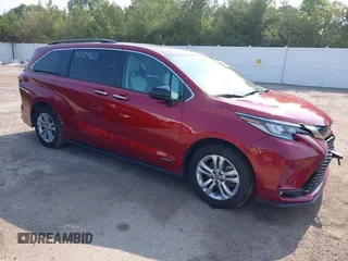 2021 Toyota Sienna XSE with VIN 5TDDSKFCXMS018792, listed as a IAAI auction lot 42429468 with 8,470 mi miles and . Bid and sale history available at DreamBid. Image 1.