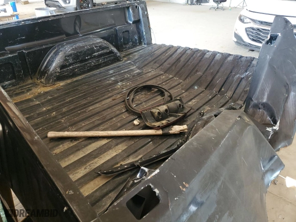 2002 Chevrolet Silverado 1500 with VIN 1GCEC14VX2Z101084, listed as a Copart auction lot 46170985 with 0 mi miles and Non Repairable. Bid and sale history available at carsss.com. Image 10.