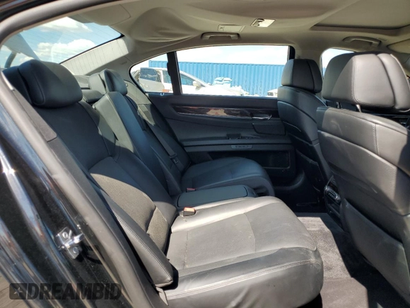 2009 BMW 7 Series 750Li z VIN WBAKB83559CY60221, wystawiony jako Copart lot #46941725 z przebiegiem 109 669 mil mil oraz Czysty tytuł • Clean title. Historia ofert i sprzedaży dostępna na DreamBid. Obrazek 10.