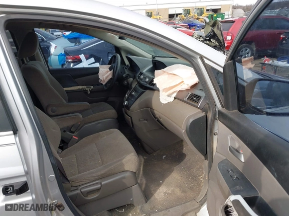 2011 Honda Odyssey LX with VIN 5FNRL5H27BB023071, listed as a IAAI auction lot 41716556 with 162,955 mi miles. Bid and sale history available at carsss.com. Image 5.
