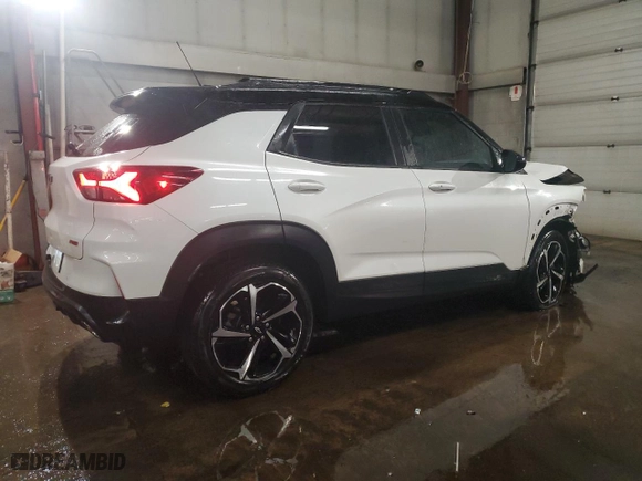 2021 Chevrolet TrailBlazer RS with VIN KL79MUSL1MB131925, listed as a Copart auction lot 47936245 with 83,447 mi miles and Salvage Title. Bid and sale history available at carsss.com. Image 3.