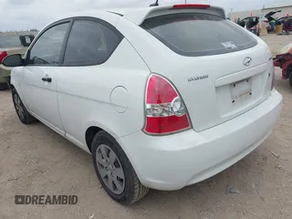 2009 Hyundai Accent GS z VIN KMHCM36C89U131456, wystawiony jako IAAI lot #42366254 z przebiegiem 121 558 mil mil oraz . Historia ofert i sprzedaży dostępna na DreamBid. Obrazek 3.