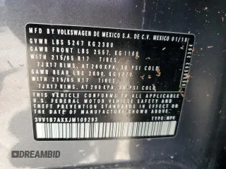 2018 Volkswagen Tiguan S z VIN 3VV1B7AXXJM109293, wystawiony jako Copart lot #55802845 z przebiegiem 49 821 mil mil oraz Szkoda całkowita • Salvage title. Historia ofert i sprzedaży dostępna na DreamBid. Obrazek 14.