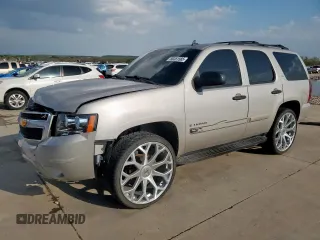 2008 Chevrolet Tahoe LS z VIN 1GNFC13C48R278136, wystawiony jako Copart lot #50351585 z przebiegiem 162 617 mil mil oraz Czysty tytuł • Clean title. Historia ofert i sprzedaży dostępna na DreamBid. Obrazek 1.