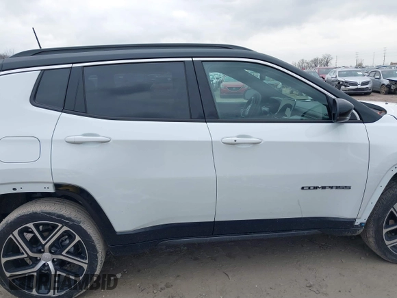 2024 Jeep Compass Limited with VIN 3C4NJDCN6RT140507, listed as a IAAI auction lot 41094559 with 6,494 mi miles and . Bid and sale history available at carsss.com. Image 14.