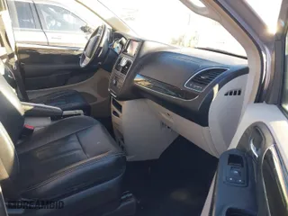 2014 Chrysler Town & Country Touring with VIN 2C4RC1BG9ER342865, listed as a IAAI auction lot 41328316 with 163,312 mi miles. Bid and sale history available at carsss.com. Image 5.