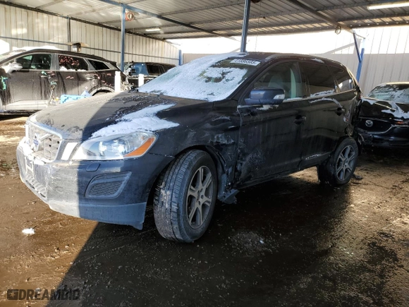2013 Volvo XC60 T6 with VIN YV4902DZ5D2445725, listed as a Copart auction lot 41886585 with 96,094 mi miles and Salvage Title. Bid and sale history available at carsss.com. Image 1.