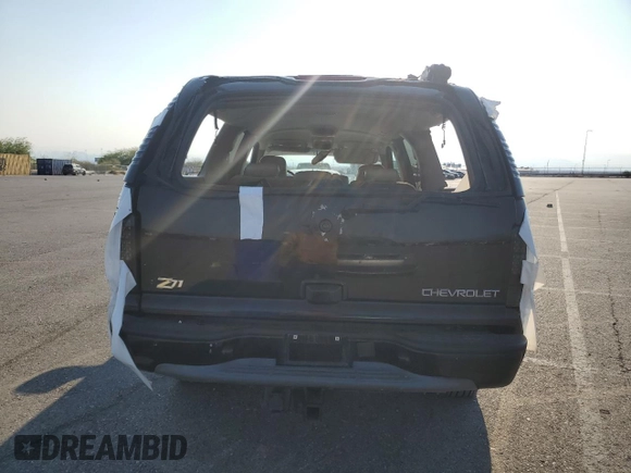 2003 Chevrolet Suburban Z71 with VIN 3GNFK16Z83G180173, listed as a Copart auction lot 70469314 with 189,409 mi miles and Salvage Title. Bid and sale history available at carsss.com. Image 6.