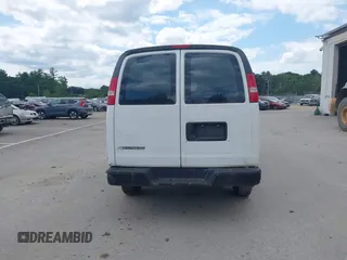 2018 Chevrolet Express Cargo with VIN 1GCWGAFPXJ1174685, listed as a IAAI auction lot 42577588 with 54,673 mi miles and . Bid and sale history available at DreamBid. Image 16.