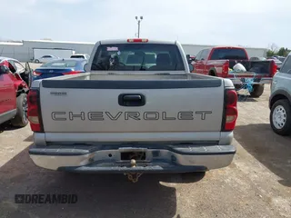 2005 Chevrolet Silverado 1500 Work Truck with VIN 1GCEC14X45Z106318, listed as a IAAI auction lot 41819033 with 153,997 mi miles. Bid and sale history available at carsss.com. Image 17.