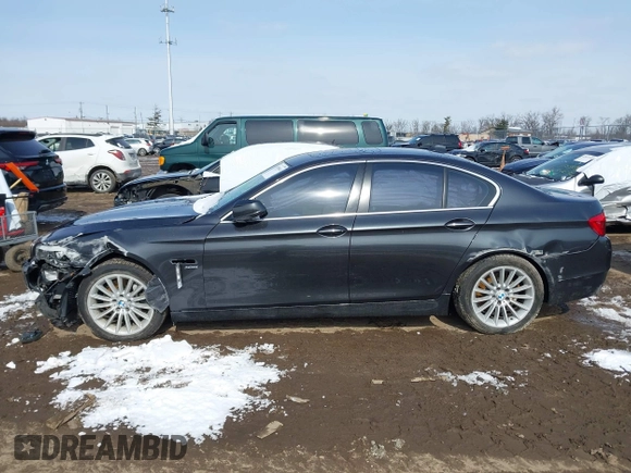 2011 BMW 5 Series 535i xDrive z VIN WBAFU7C52BC777616, wystawiony jako IAAI lot #41599614 z przebiegiem 150 723 mil mil oraz . Historia ofert i sprzedaży dostępna na DreamBid. Obrazek 14.