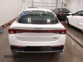 2023 Kia K5 LXS z VIN 5XXG14J2XPG189462, wystawiony jako IAAI lot #42233595 z przebiegiem 17 286 mil mil oraz . Historia ofert i sprzedaży dostępna na DreamBid. Obrazek 16.