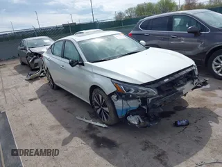 2021 Nissan Altima SV z VIN 1N4BL4DW7MN372228, wystawiony jako IAAI lot #42107453 z przebiegiem 64 885 mil mil oraz . Historia ofert i sprzedaży dostępna na DreamBid. Obrazek 1.