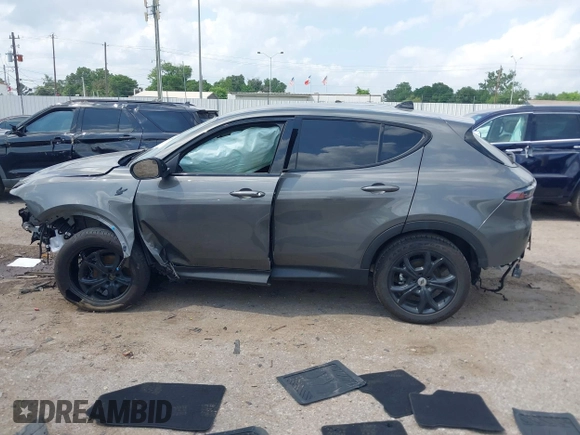 2024 Dodge Hornet GT with VIN ZACNDFANXR3A37627, listed as a IAAI auction lot 42096174 with 2,527 mi miles and . Bid and sale history available at DreamBid. Image 15.