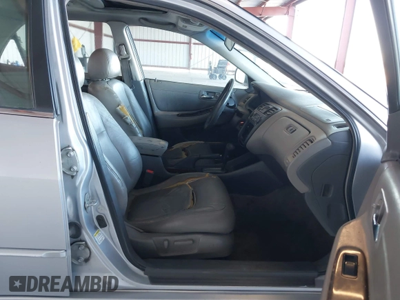 2001 Honda Accord EX z VIN 1HGCG16581A061367, wystawiony jako IAAI lot #41273264 z przebiegiem 294 003 mil mil oraz . Historia ofert i sprzedaży dostępna na DreamBid. Obrazek 5.